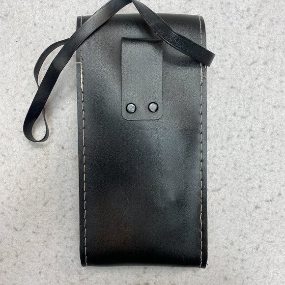 Extech Instruments Cat III 600V AC / DC Clamp Meter With Case No. 30299 - Picture 7 of 9